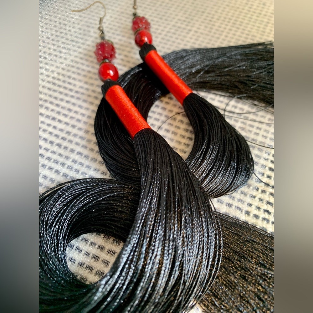 🍓 Long silky black tassel earrings with red strawberry details strawberries 🍓